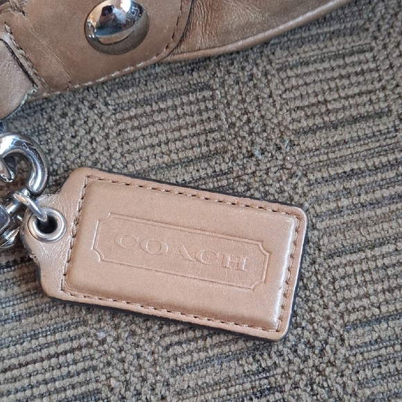 Coach Poppy Tan Leather Shoulder Bag - Picture 5 of 13